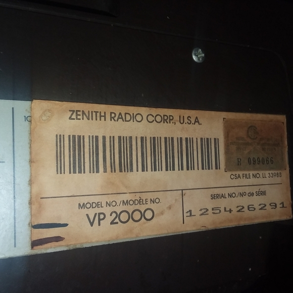 Zenith Video Disc Player. Model VP2000. - Picture 6 of 6